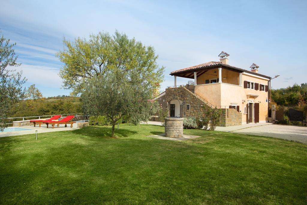 Villa Momiano With Private Pool Momjan Buitenkant foto