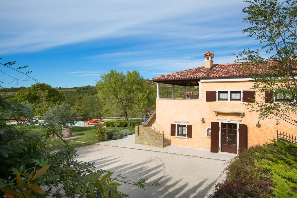 Villa Momiano With Private Pool Momjan Buitenkant foto