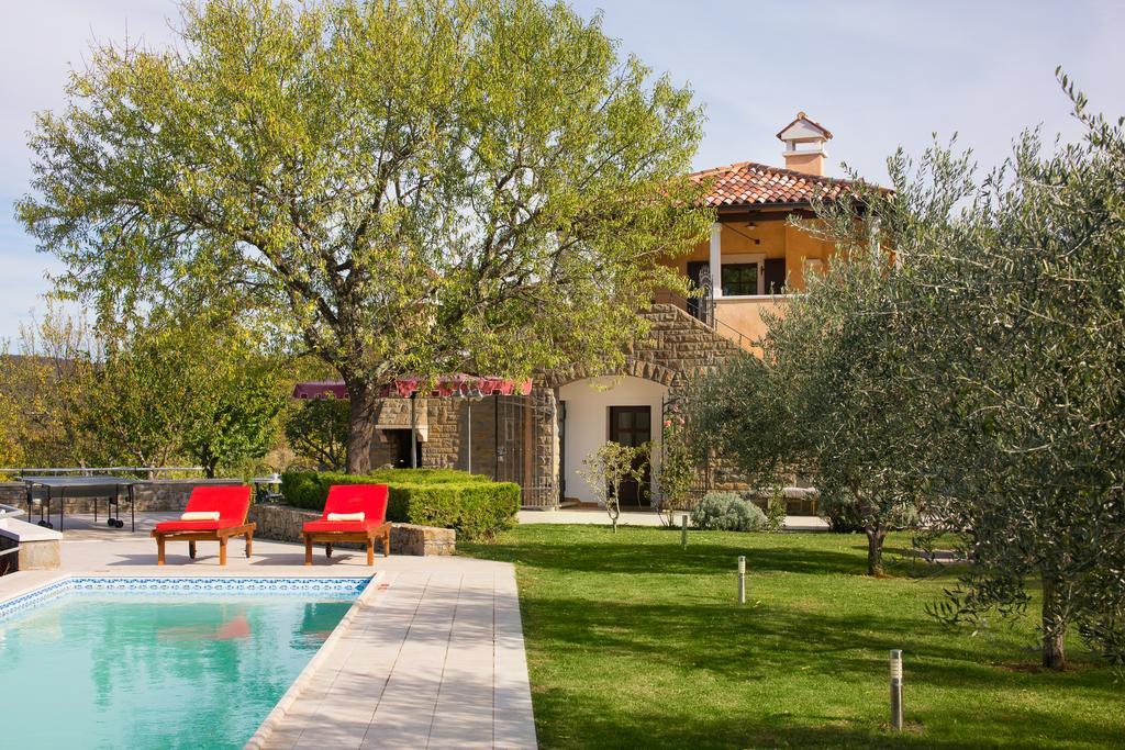 Villa Momiano With Private Pool Momjan Buitenkant foto