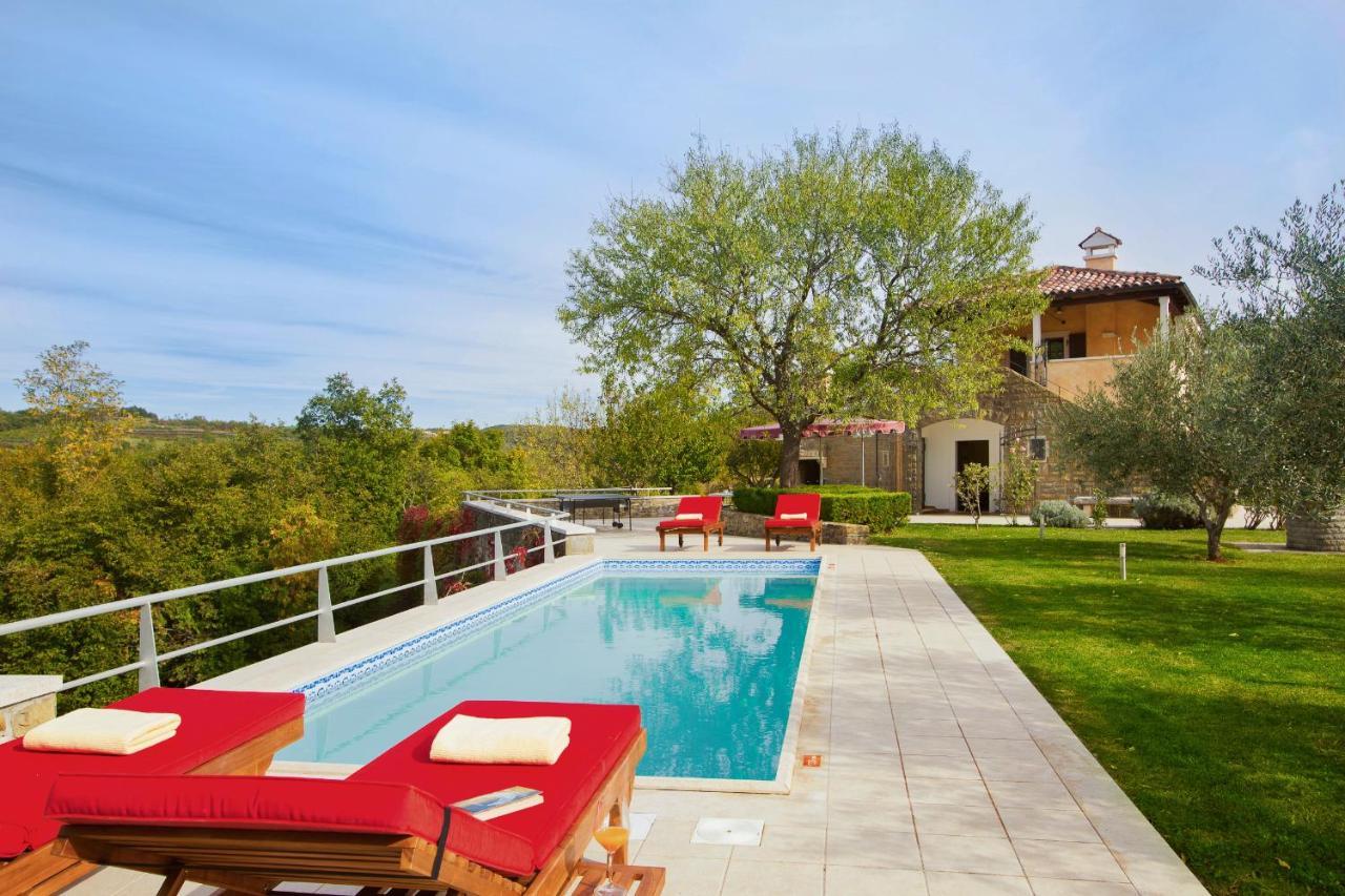 Villa Momiano With Private Pool Momjan Buitenkant foto